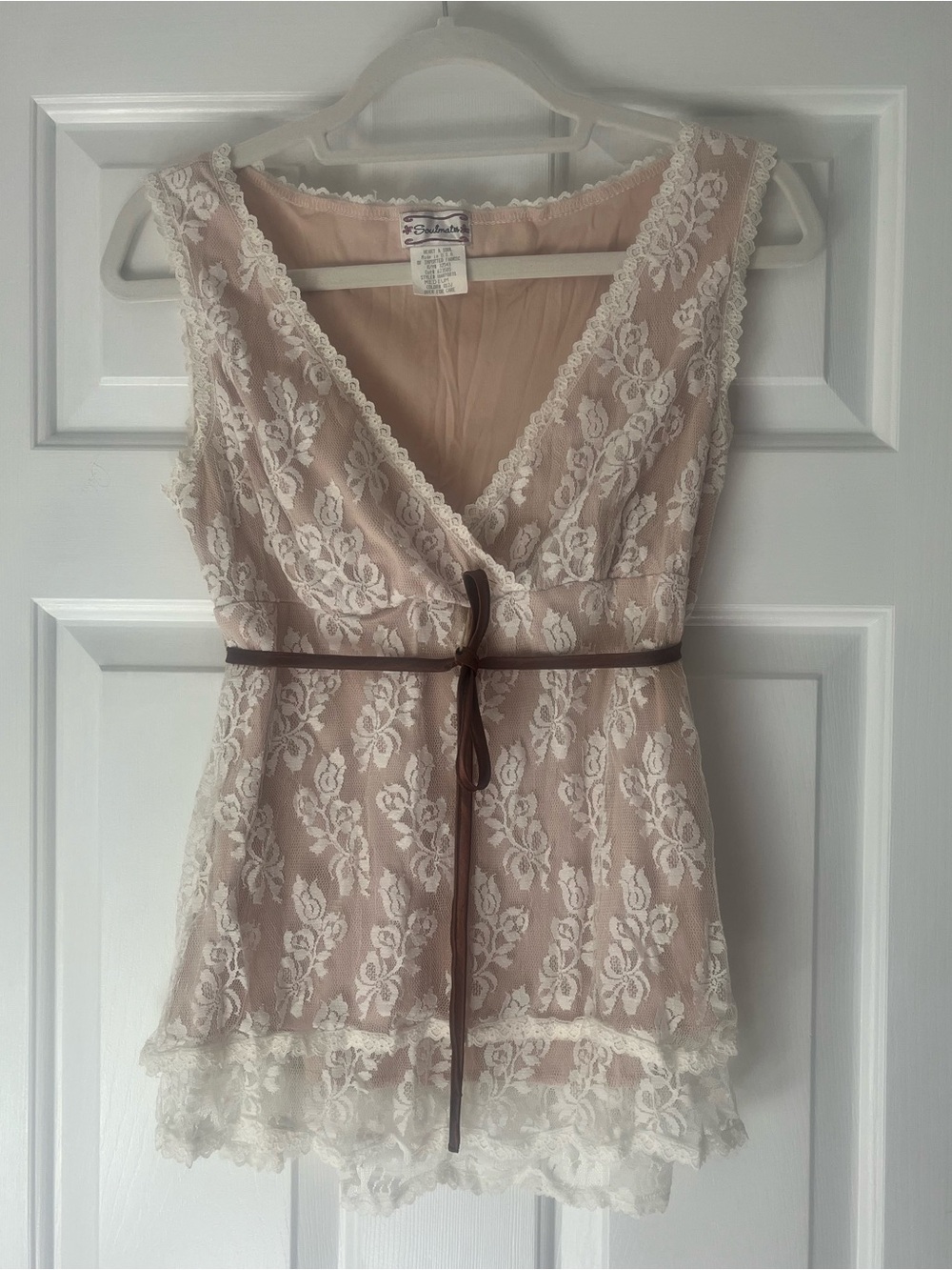 Vintage Y2K Romantic Lace V-Neck Babydoll Cami Tank with Belt - Ivory & Nude